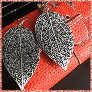 5 for $25 ❤️ New Large 3” Silver Leaf Earrings